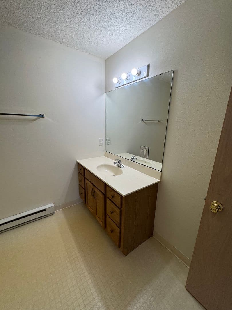 Platteville Apartment: 90 E. Gridley Ave