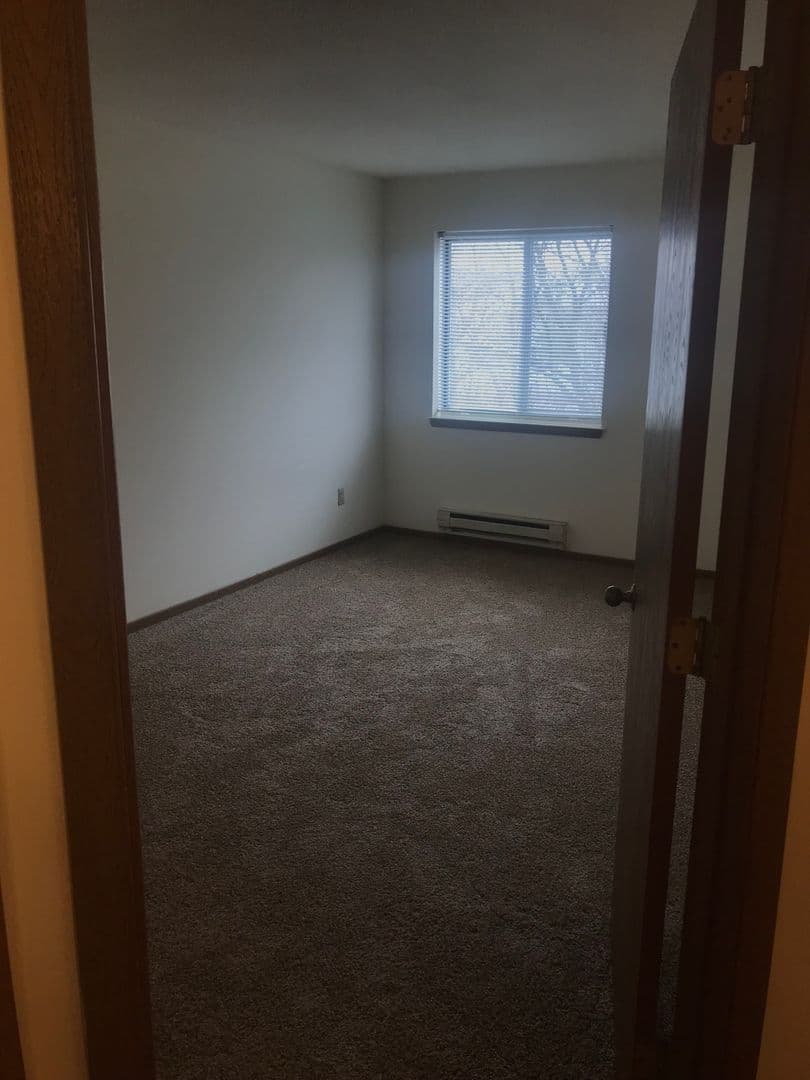 Madison Apartment: 3148-3172 Muir Field Rd