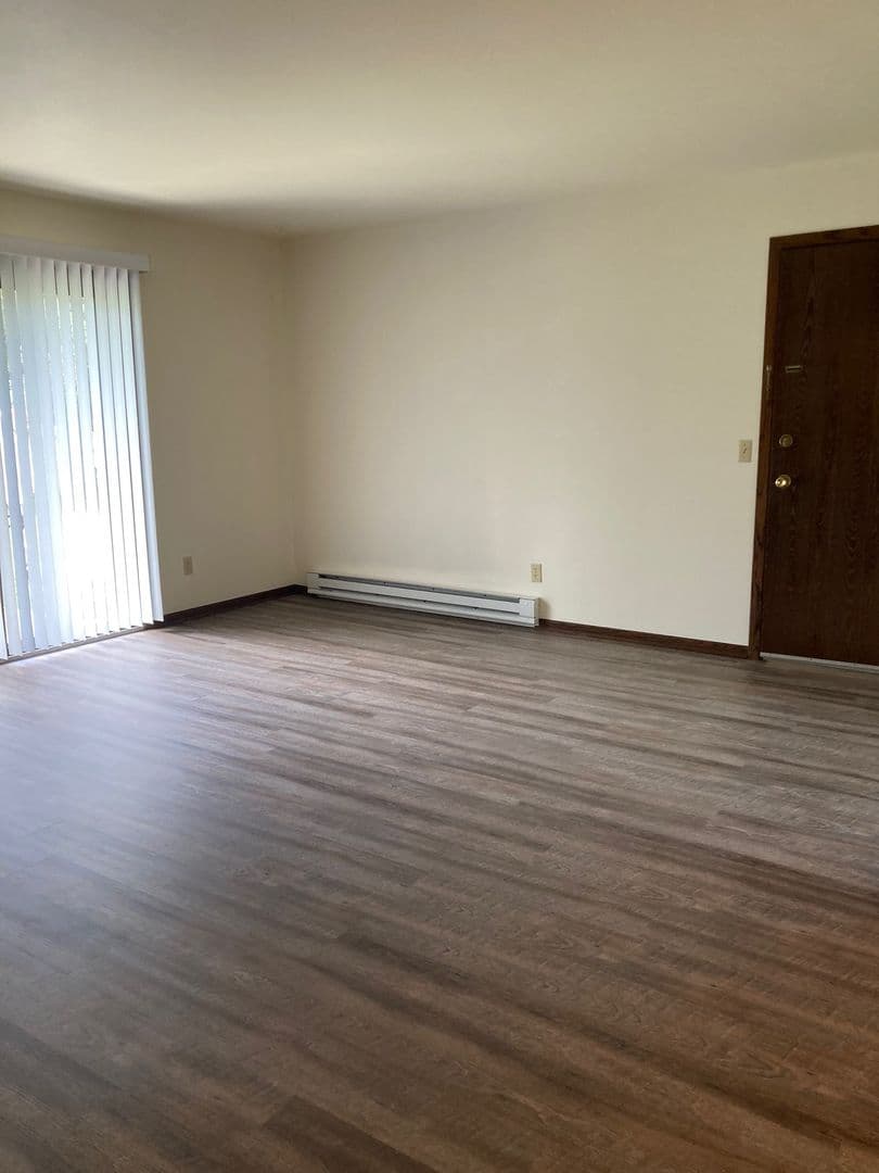 Edgerton Apartment: 1320-1322 W Meadows Dr