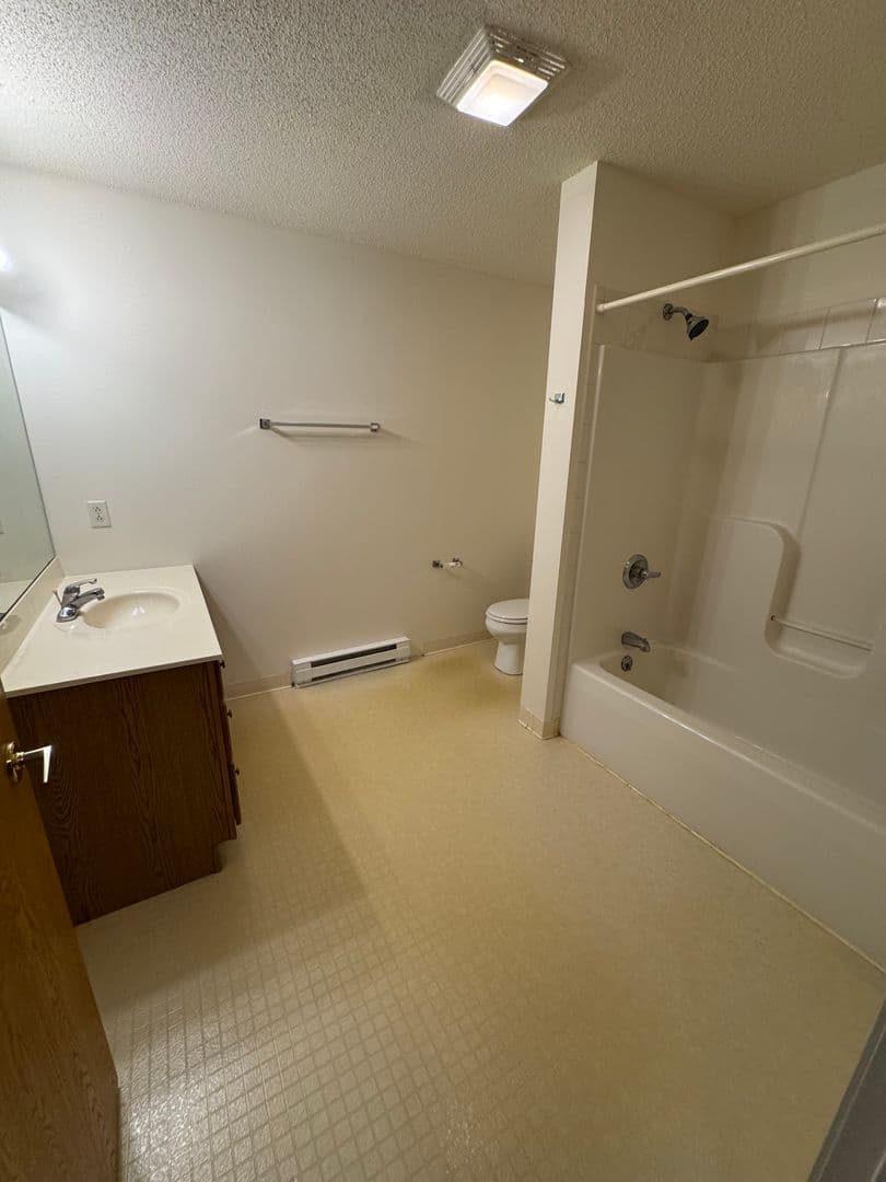 Platteville Apartment: 90 E. Gridley Ave
