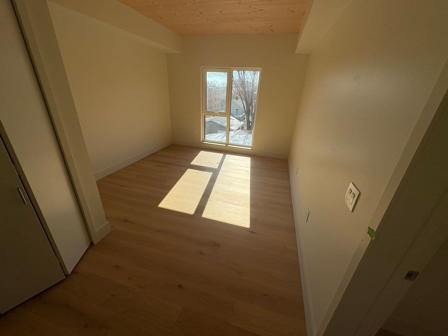 Madison Apartment: 517 W Main St