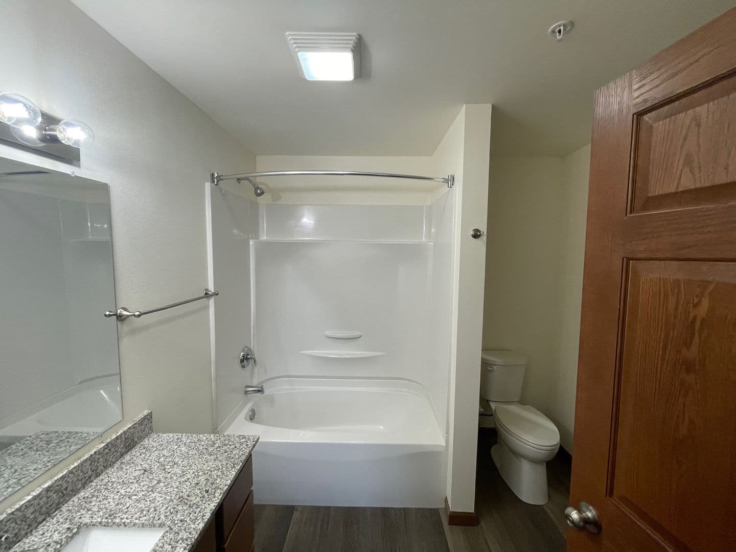 Madison Apartment: 3148-3172 Muir Field Rd