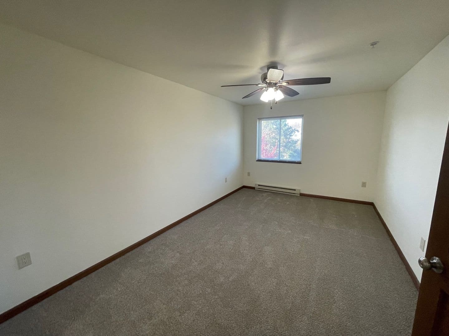 Madison Apartment: 3148-3172 Muir Field Rd