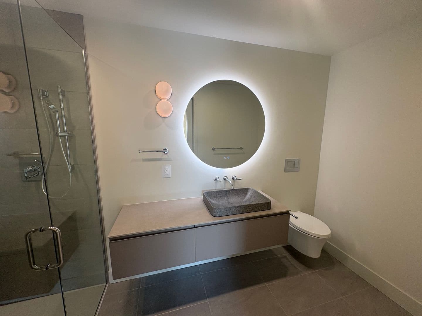 Madison Apartment: 517 W Main St