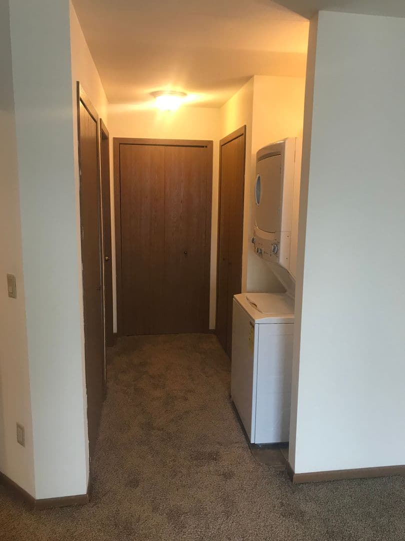 Madison Apartment: 3148-3172 Muir Field Rd