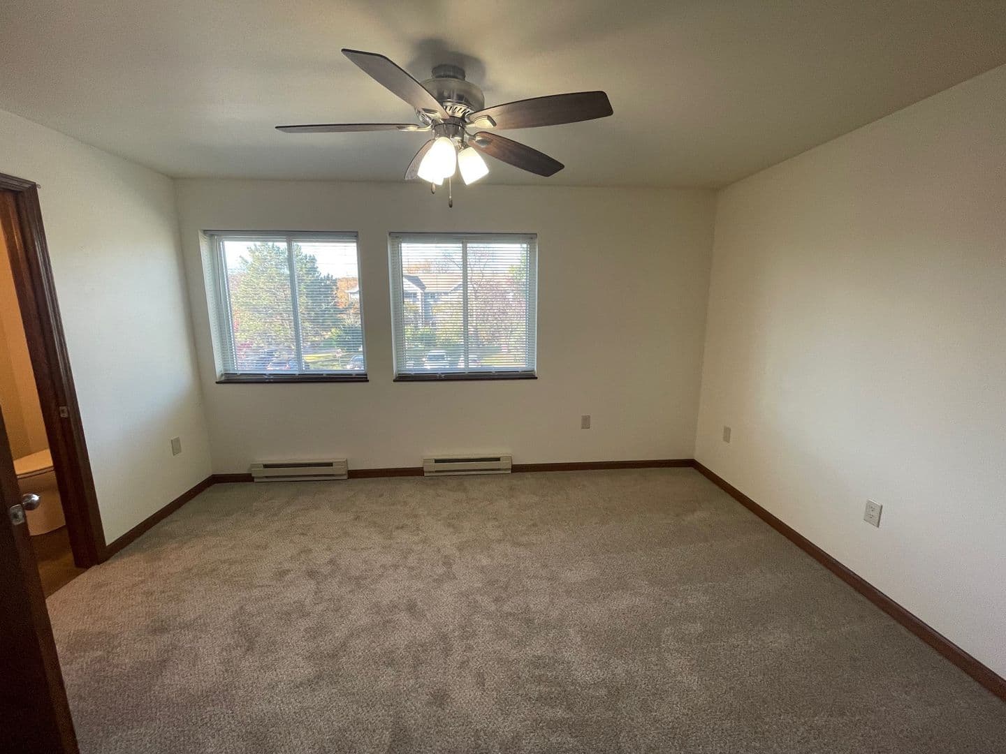 Madison Apartment: 3148-3172 Muir Field Rd