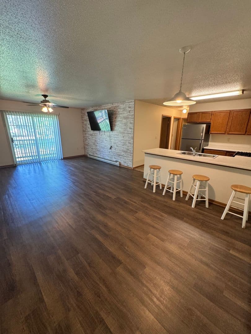 Platteville Apartment: 90 E. Gridley Ave