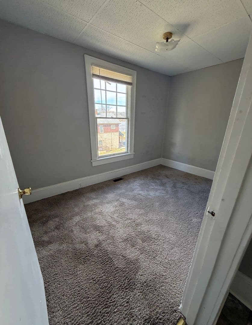 Winston Salem Apartment: 1404 W. Fourth St.