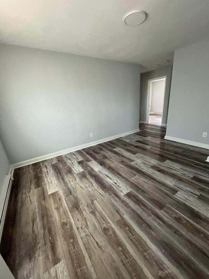 Winston Salem Apartment: 1350 N. Chestnut St.