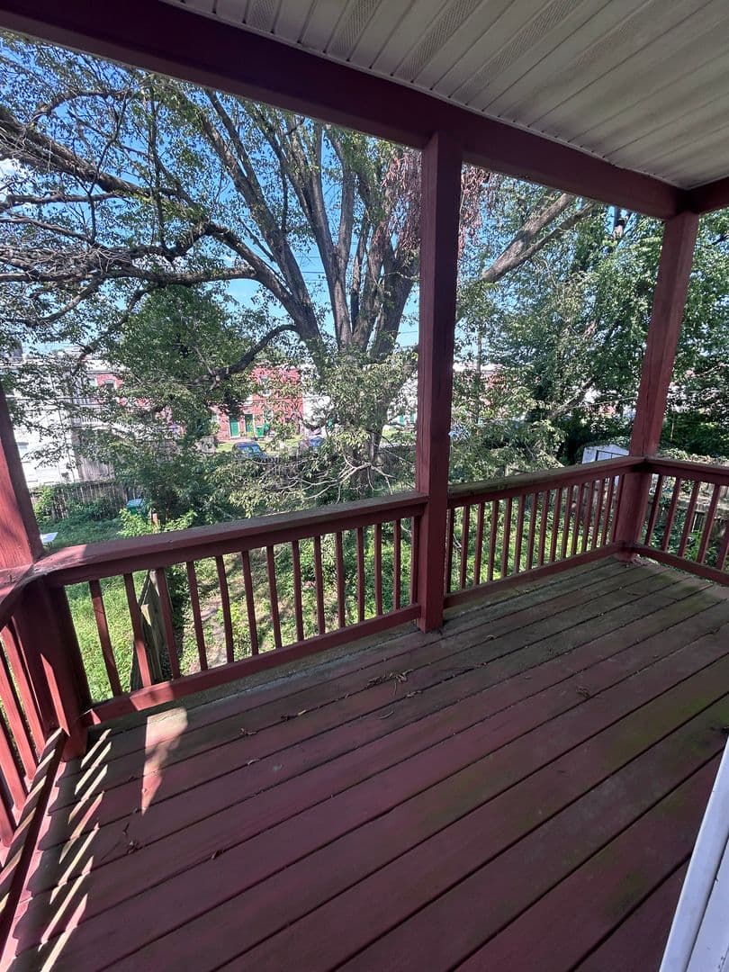 Richmond House: 2020 Parkwood Ave