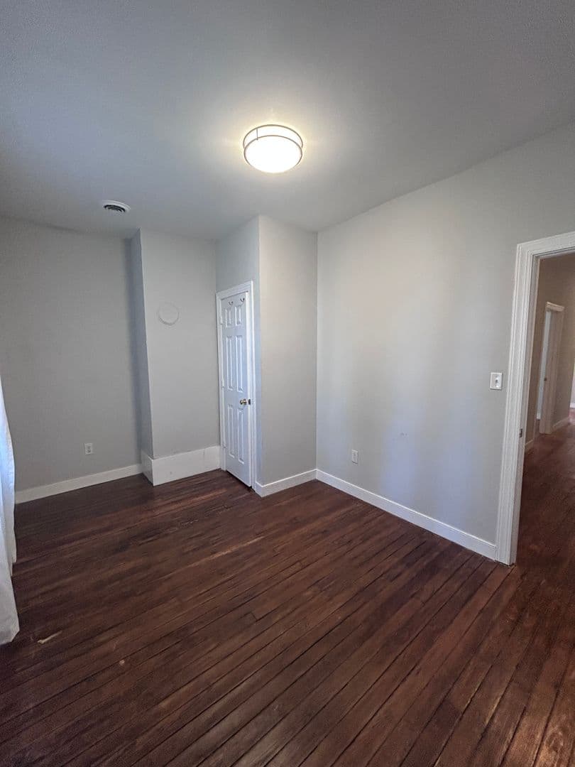 Richmond House: 2020 Parkwood Ave
