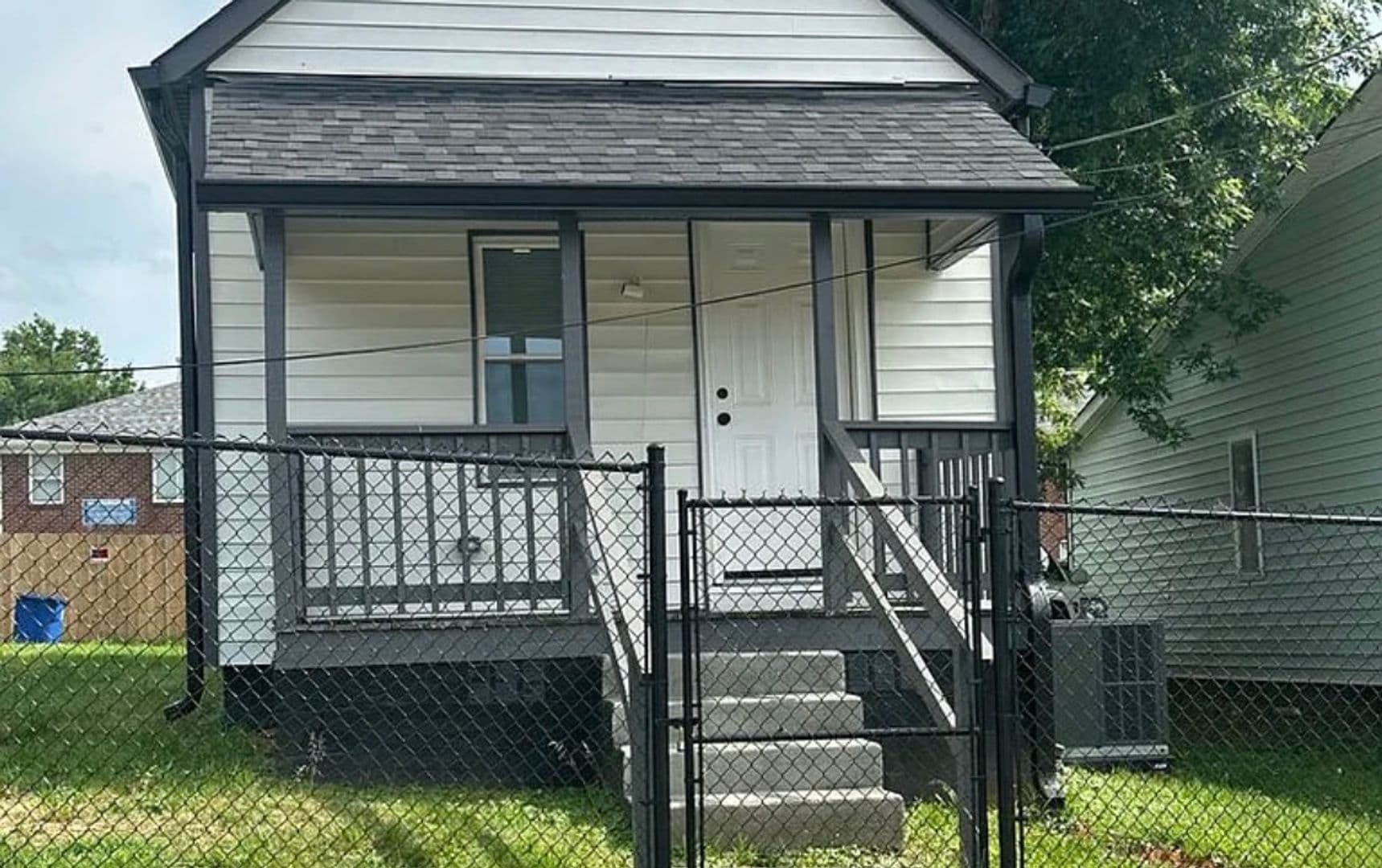 Winston Salem House: 124 E. 14th St.