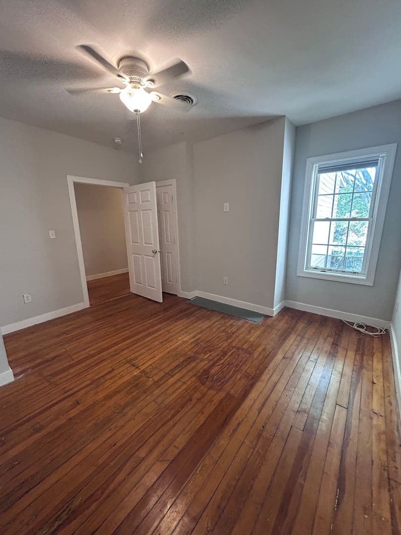 Richmond House: 2020 Parkwood Ave