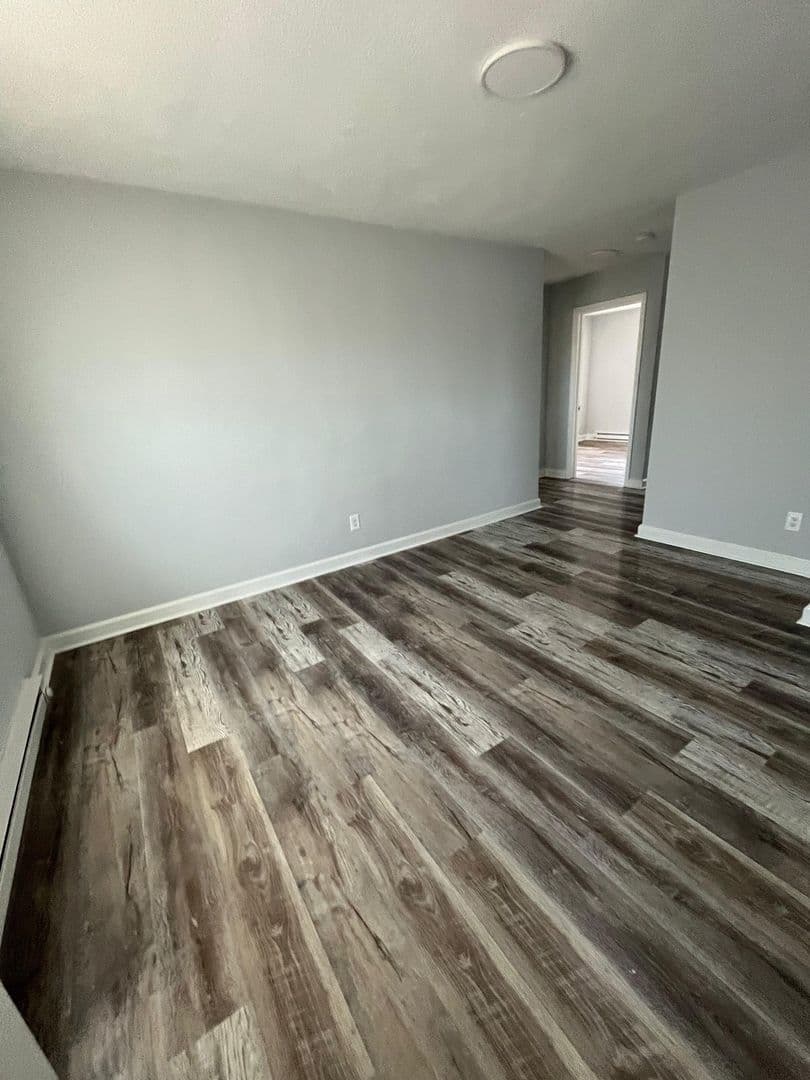 Winston Salem Apartment: 1350 N. Chestnut St.