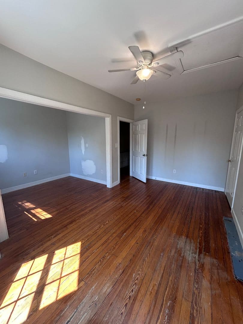 Richmond House: 2020 Parkwood Ave