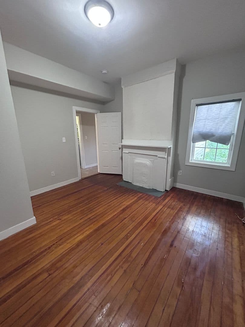 Richmond House: 2020 Parkwood Ave