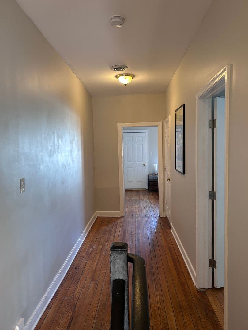 Richmond House: 2018 Parkwood Ave