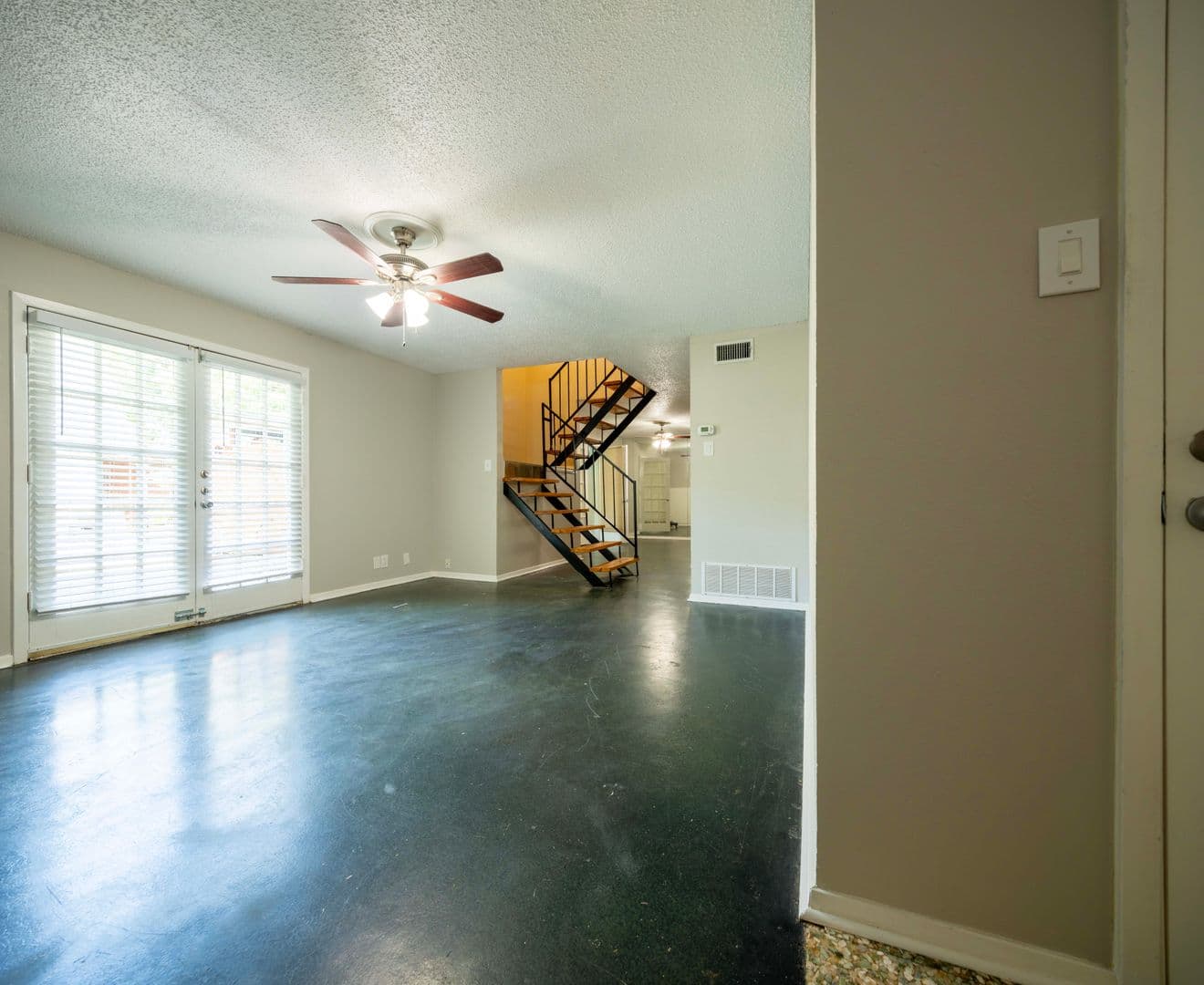 Denton Apartment: 1717 N. Locust St