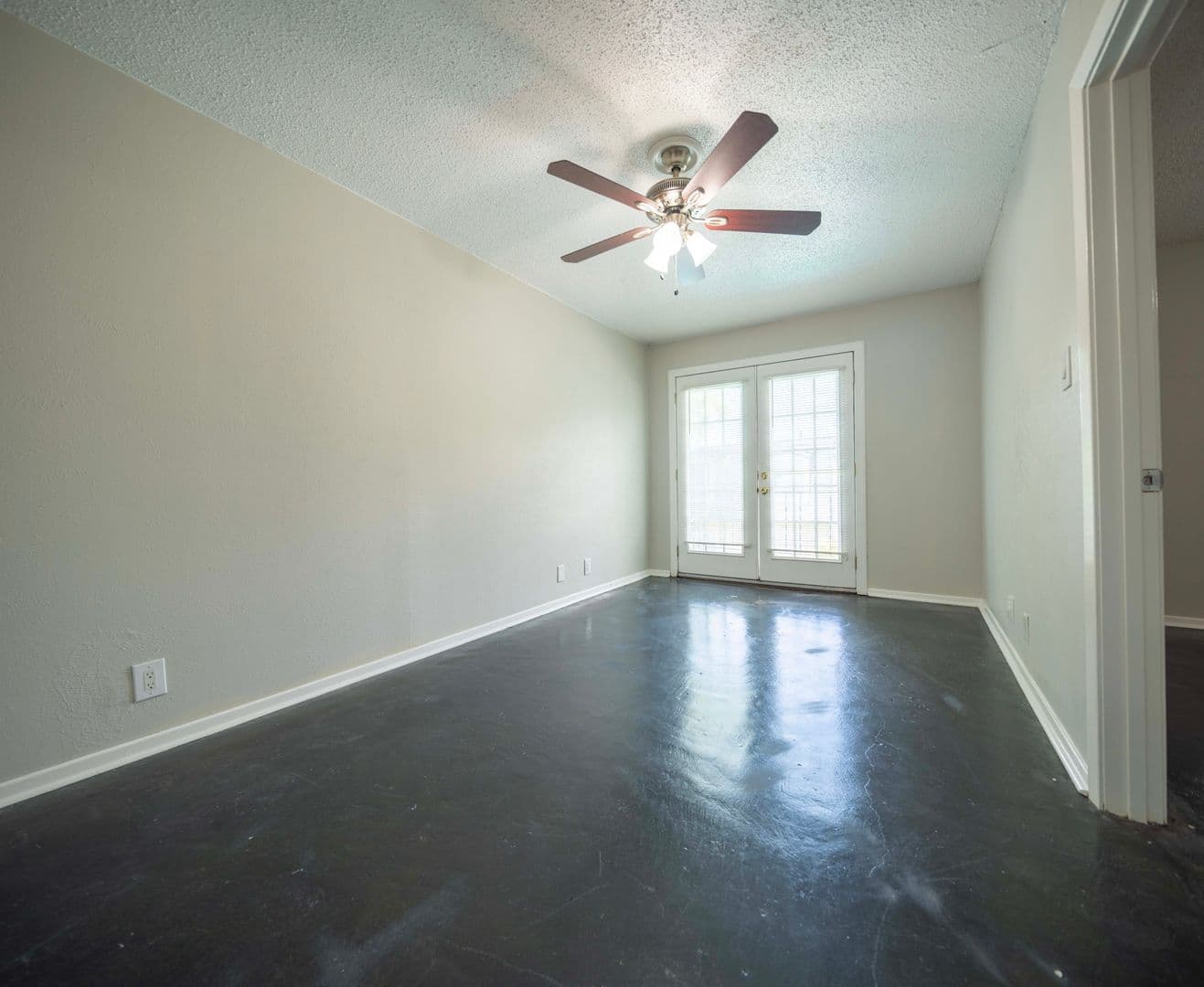 Denton Apartment: 1717 N. Locust St