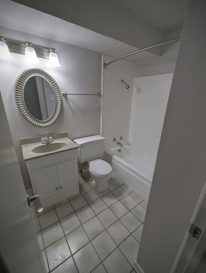 Denton Apartment: 2505 Louise Street
