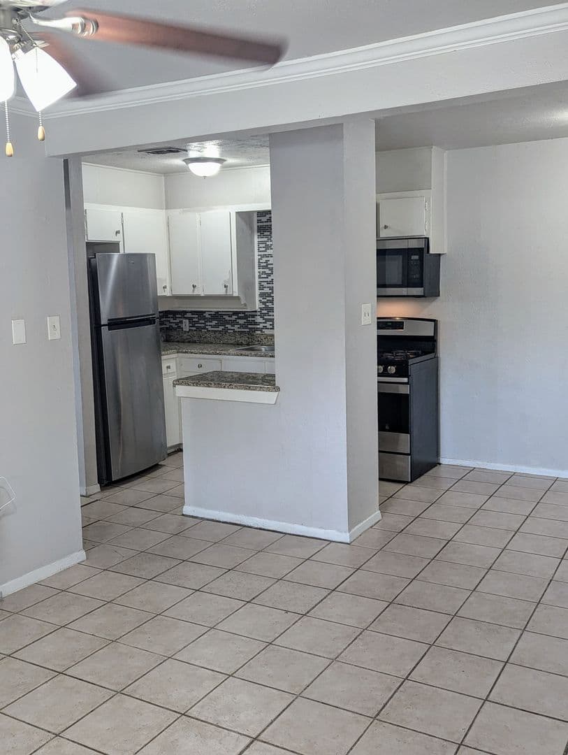 Denton Apartment: 2505 Louise Street
