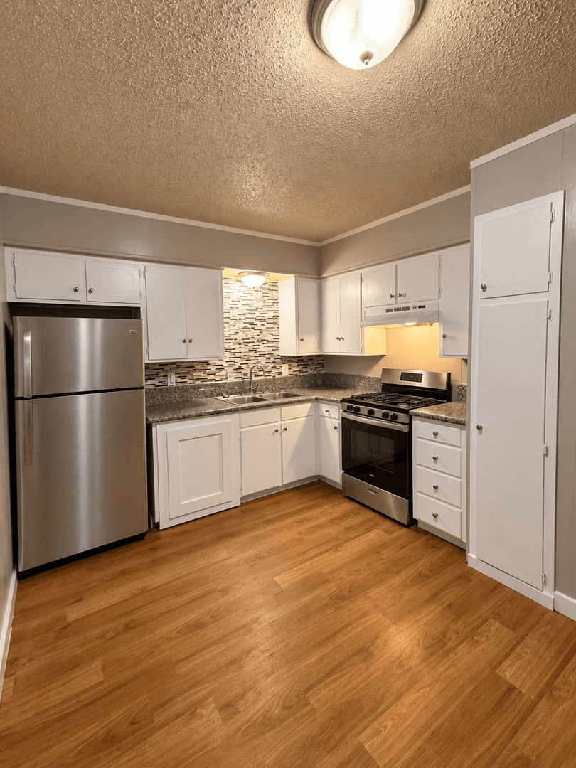 Denton Apartment: 2415-2417 Charlotte St