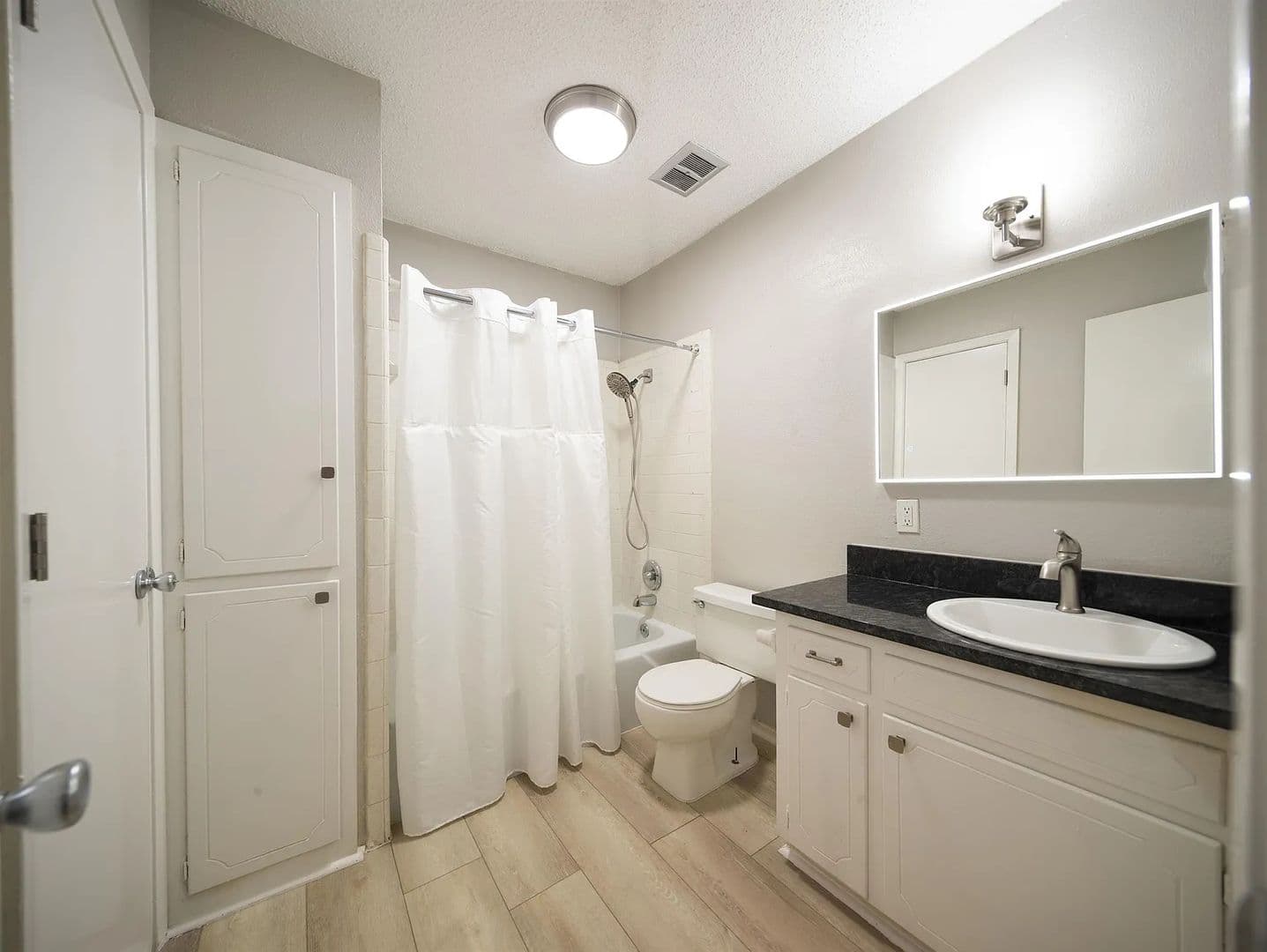 Denton Apartment: 1717 N. Locust St