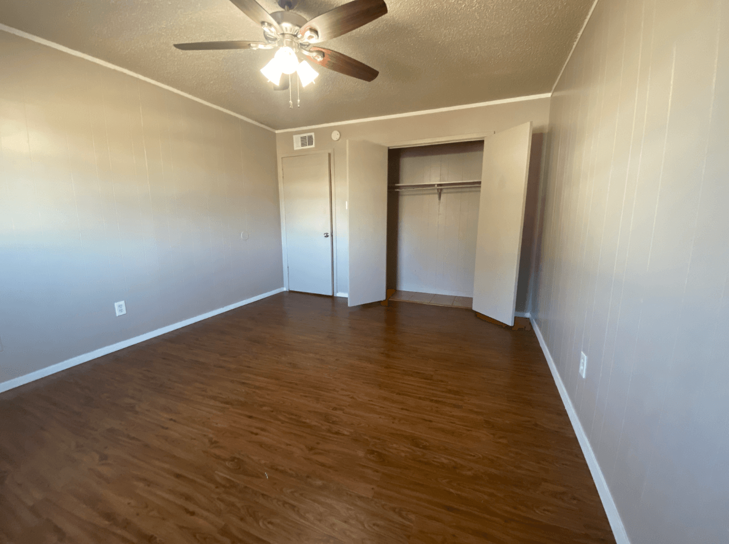 Denton Apartment: 2415-2417 Charlotte St