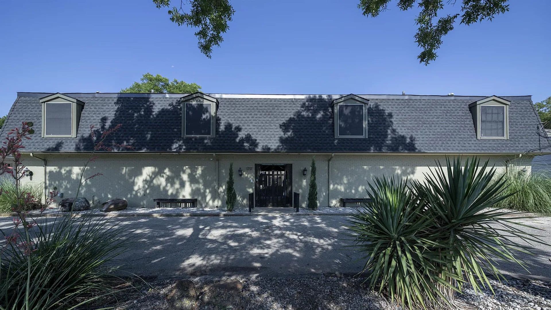 Denton Apartment: 1717 N. Locust St
