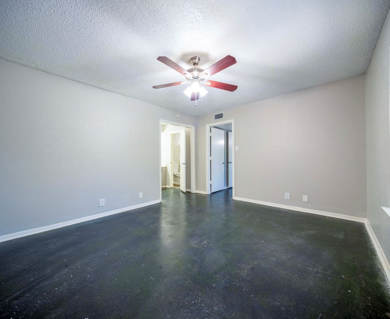 Denton Apartment: 1717 N. Locust St