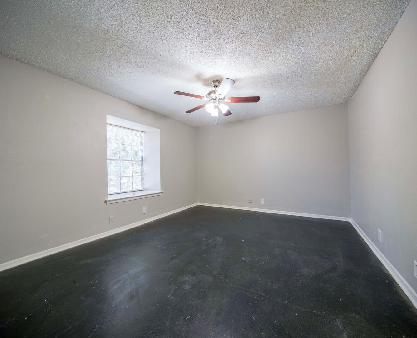 Denton Apartment: 1717 N. Locust St
