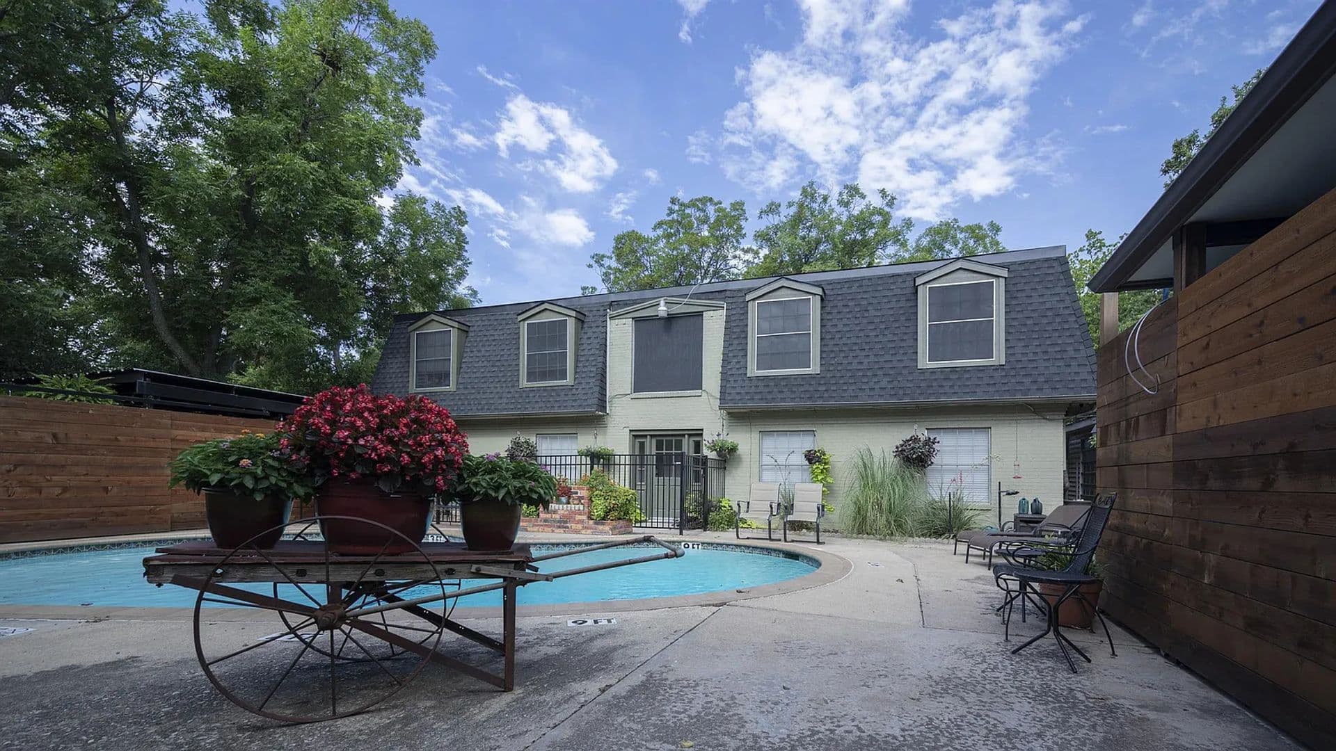 Denton Apartment: 1717 N. Locust St