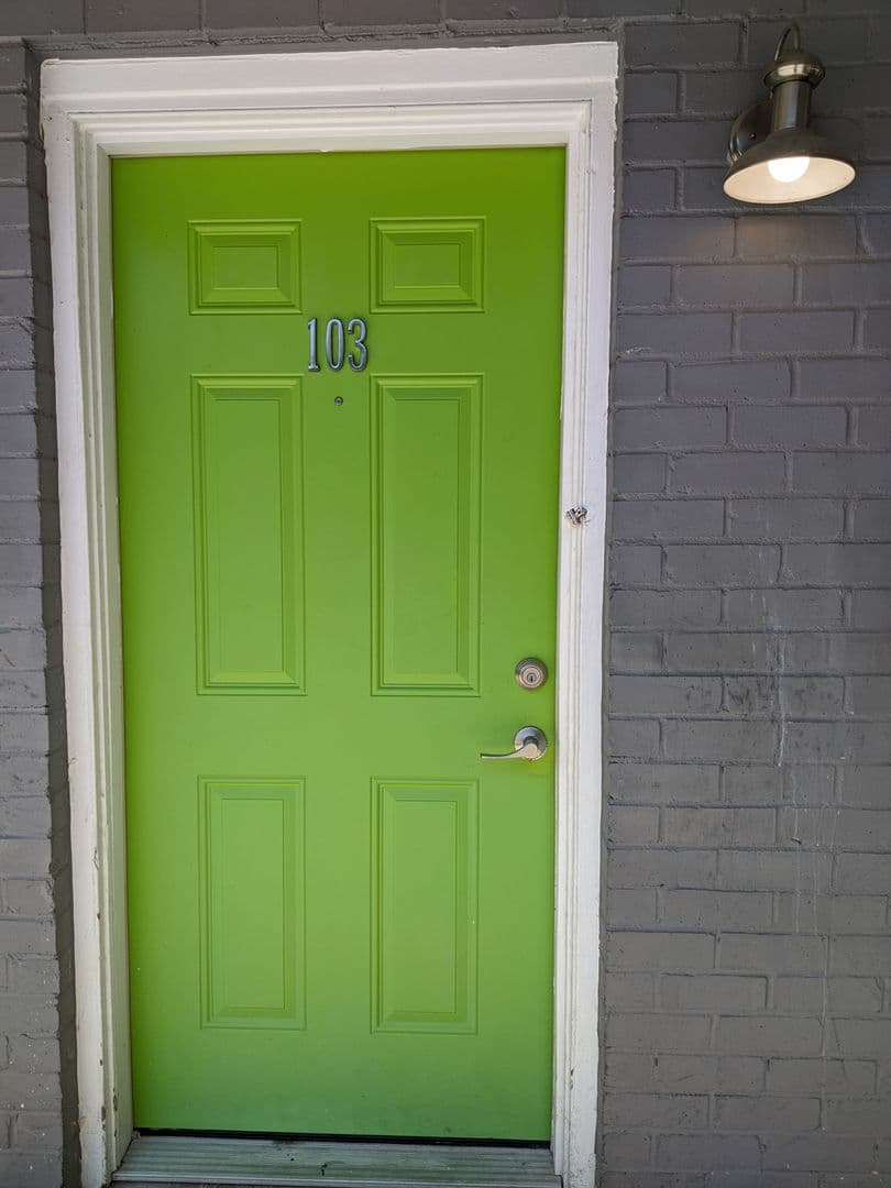 Denton Apartment: 2505 Louise Street