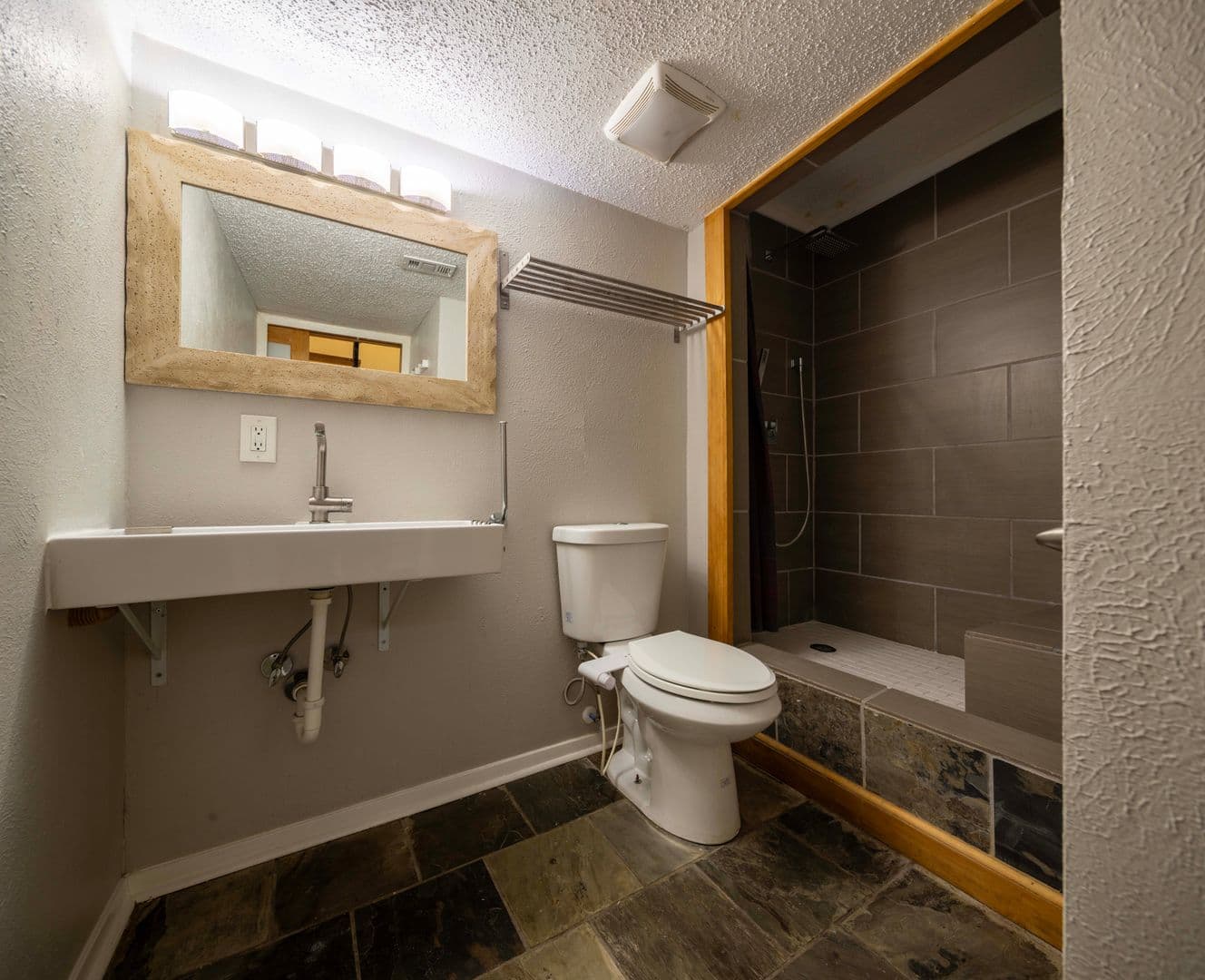 Denton Apartment: 1717 N. Locust St