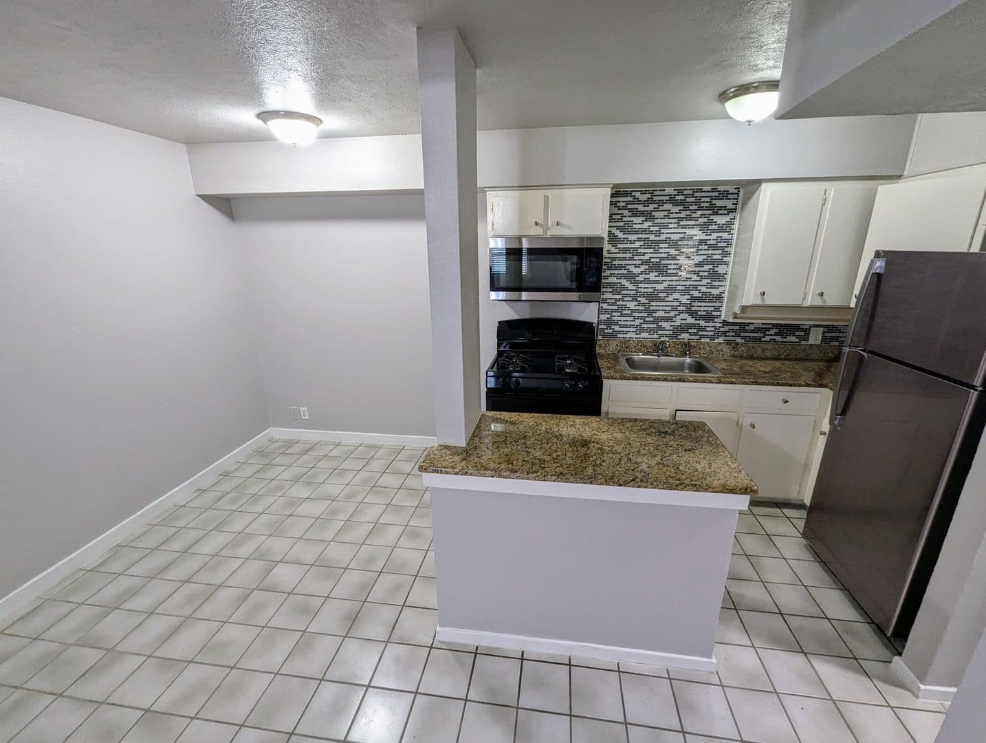 Denton Apartment: 2505 Louise Street