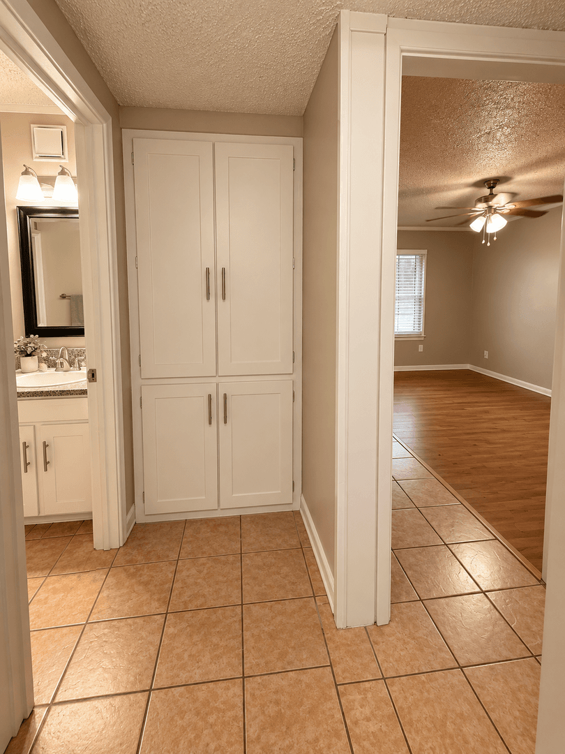 Denton Apartment: 2415-2417 Charlotte St