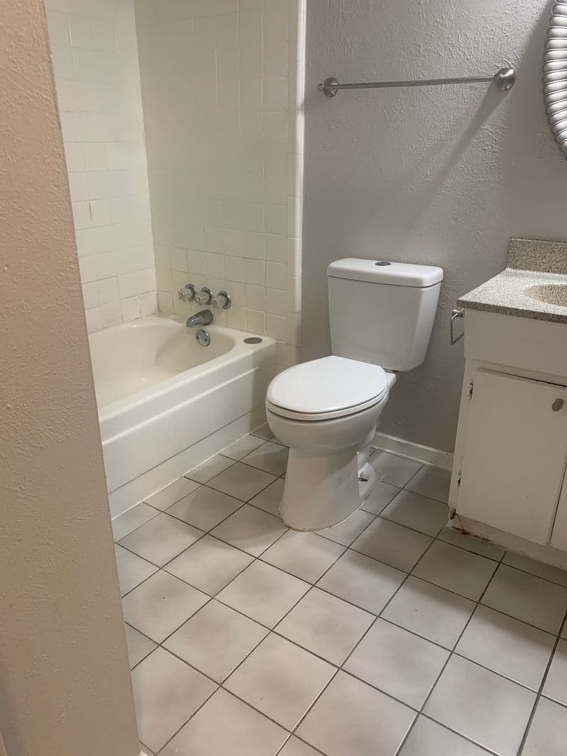 Denton Apartment: 2428 Louise Street