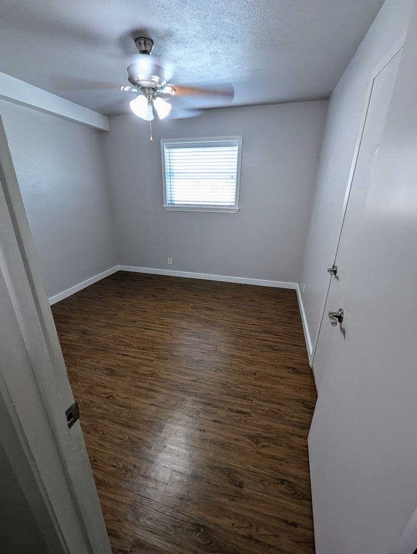 Denton Apartment: 2505 Louise Street