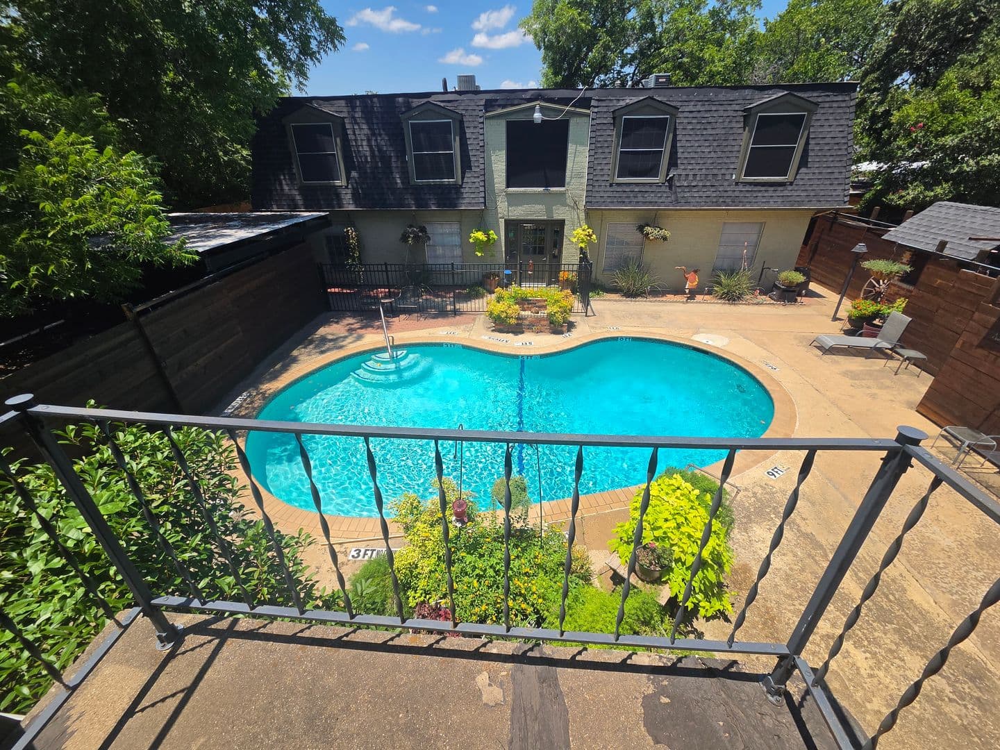Denton Apartment: 1717 N. Locust St