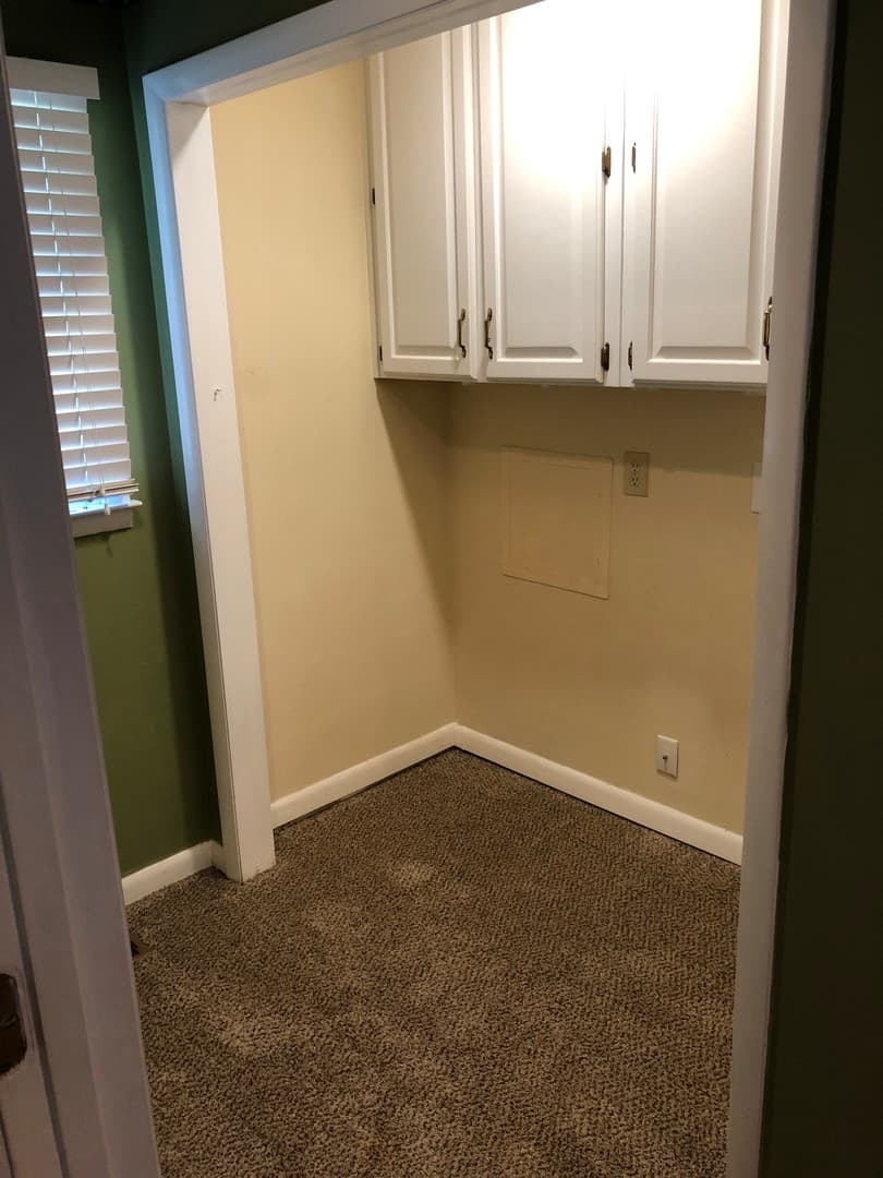Greensboro House: 1181 Golf View Lane