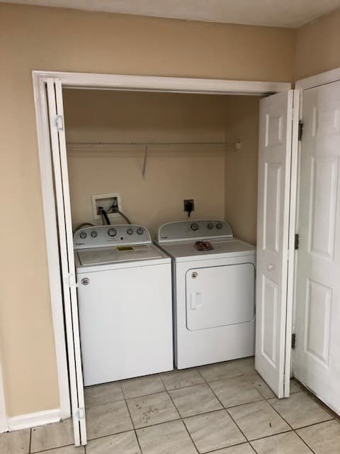 Madison Apartment: 363 E Jefferson Street