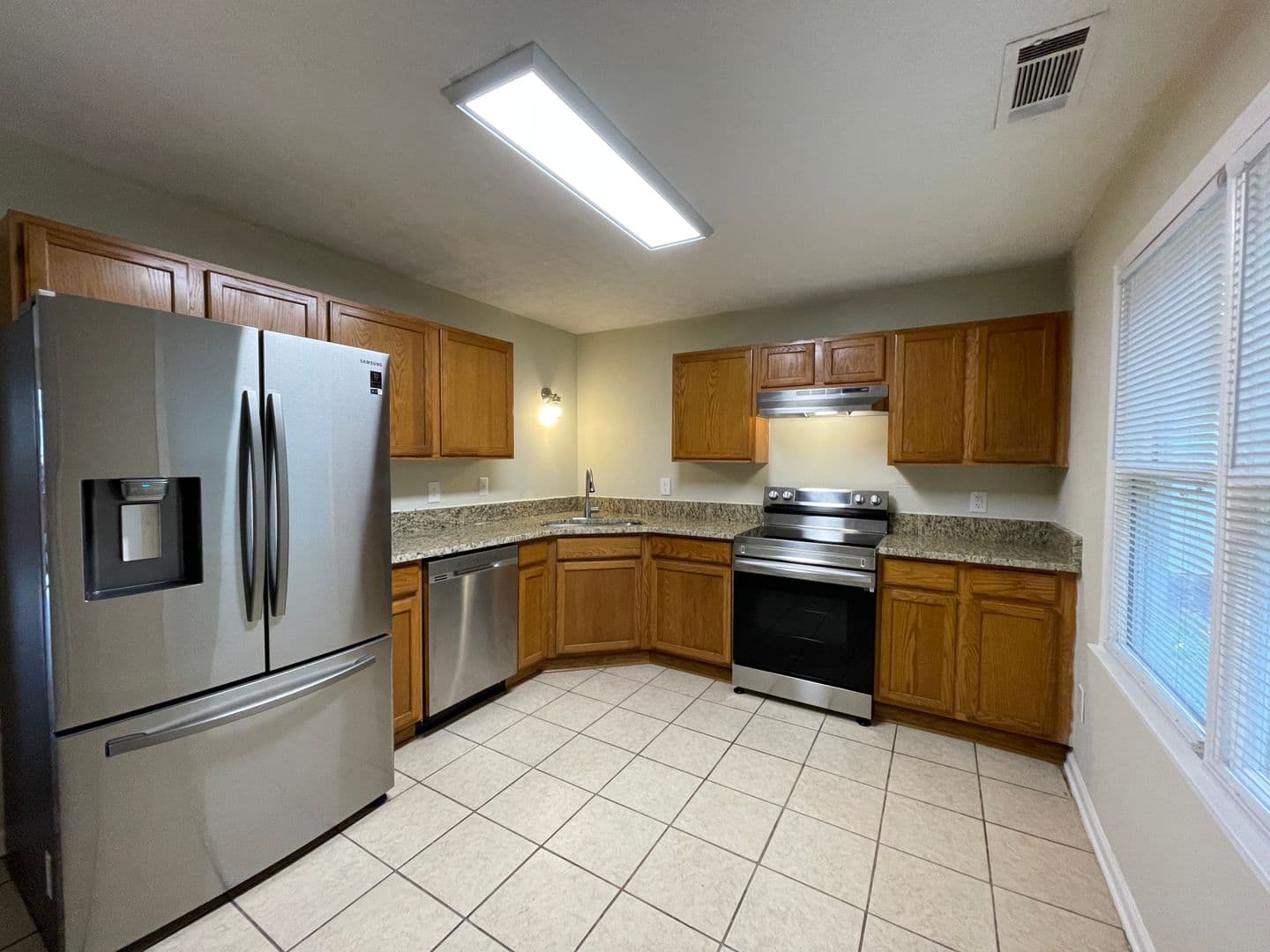 Madison Apartment: 363 E Jefferson Street