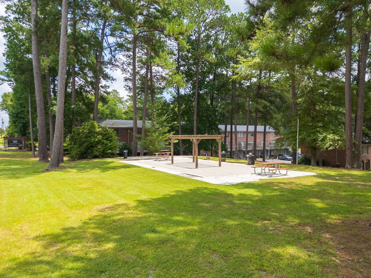 Milledgeville Apartment: 196 Highway 49 West
