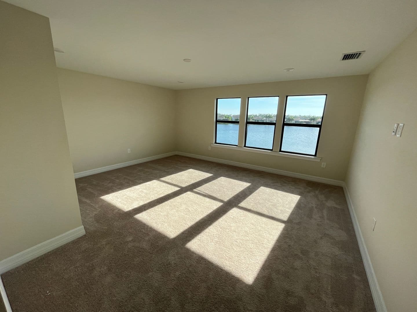North Port House: 2541 Buckthorn Loop