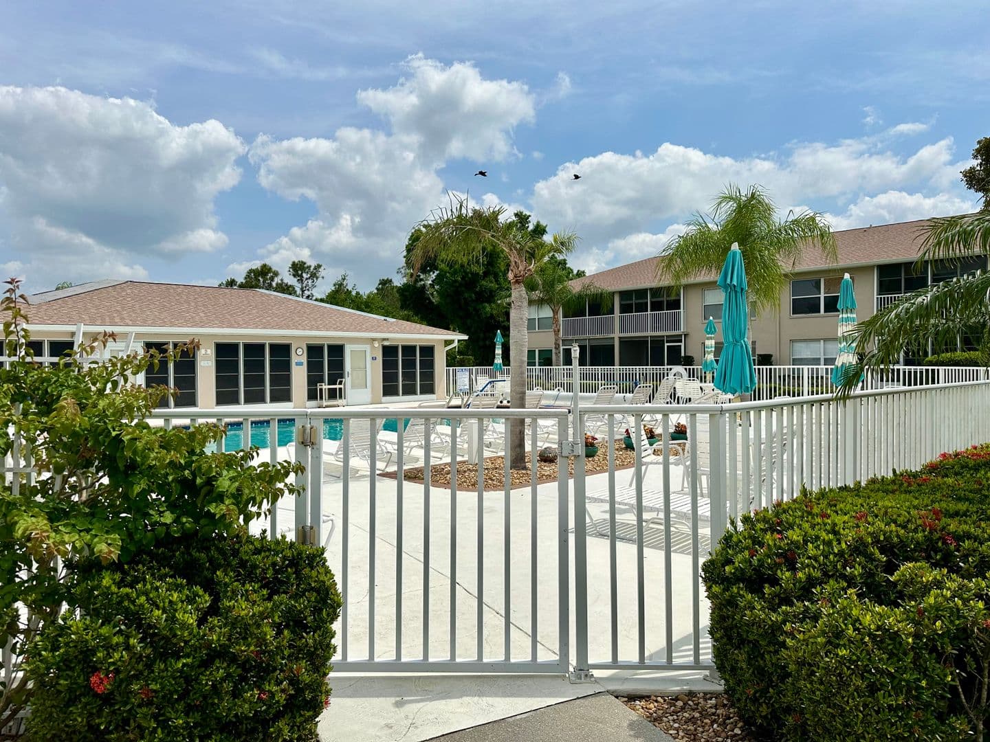 Lake Suzy Apartment: 11644 SW Egret Cir. #1102