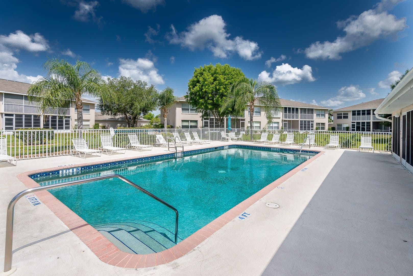 Lake Suzy Apartment: 11644 SW Egret Circle #506