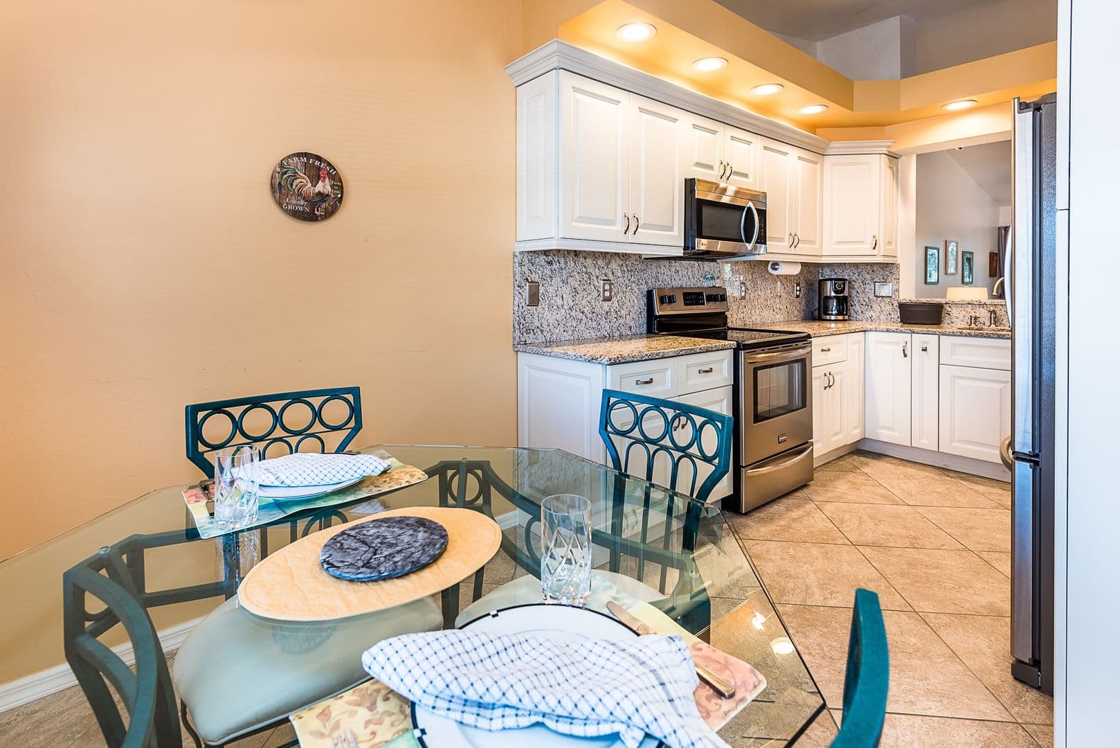 Lake Suzy Apartment: 11644 SW Egret Circle #506