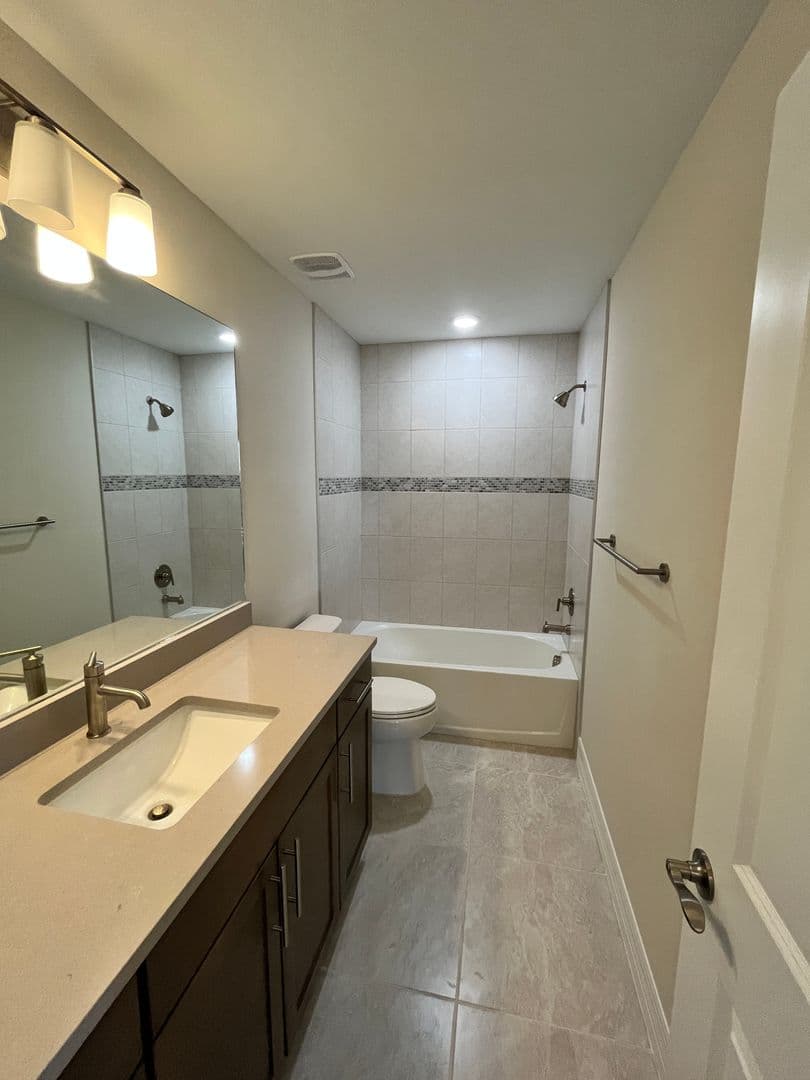 North Port House: 2541 Buckthorn Loop