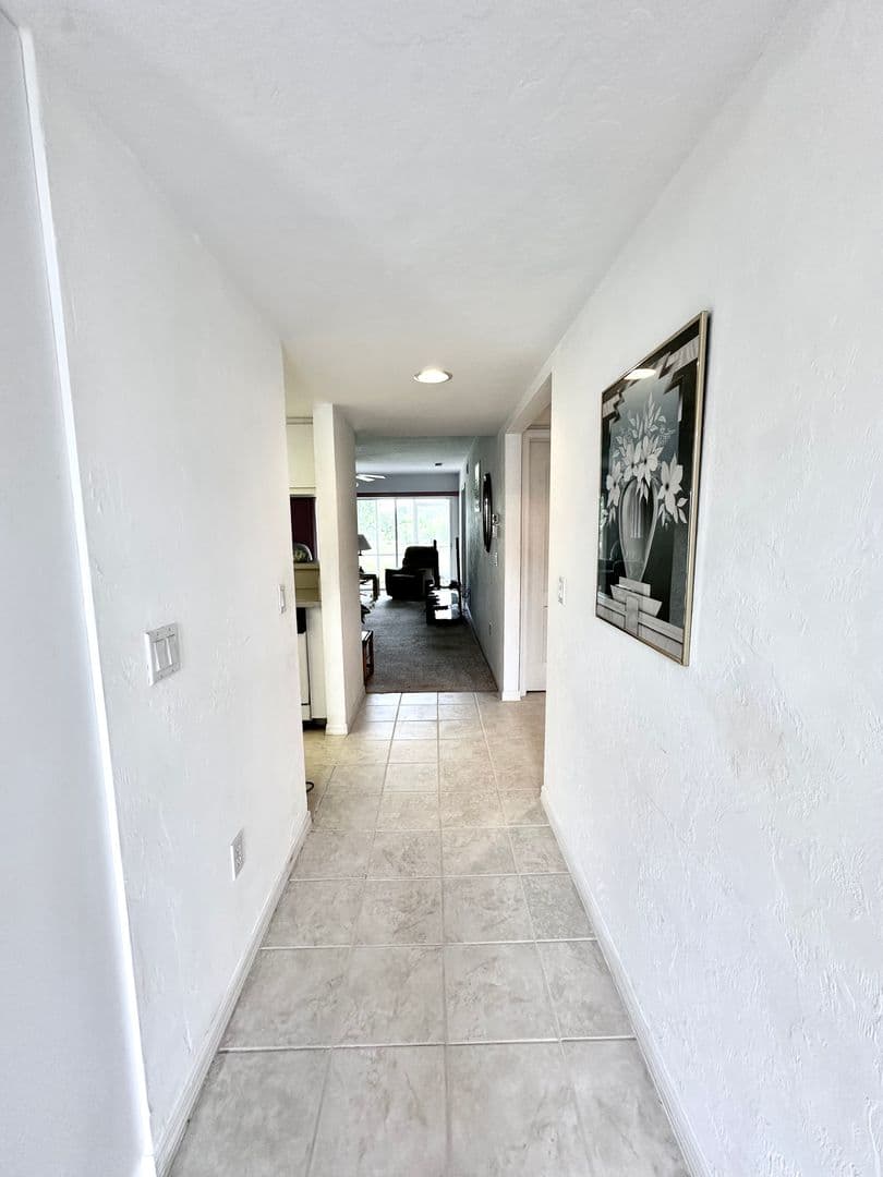 Lake Suzy Apartment: 11644 SW Egret Cir. #1102