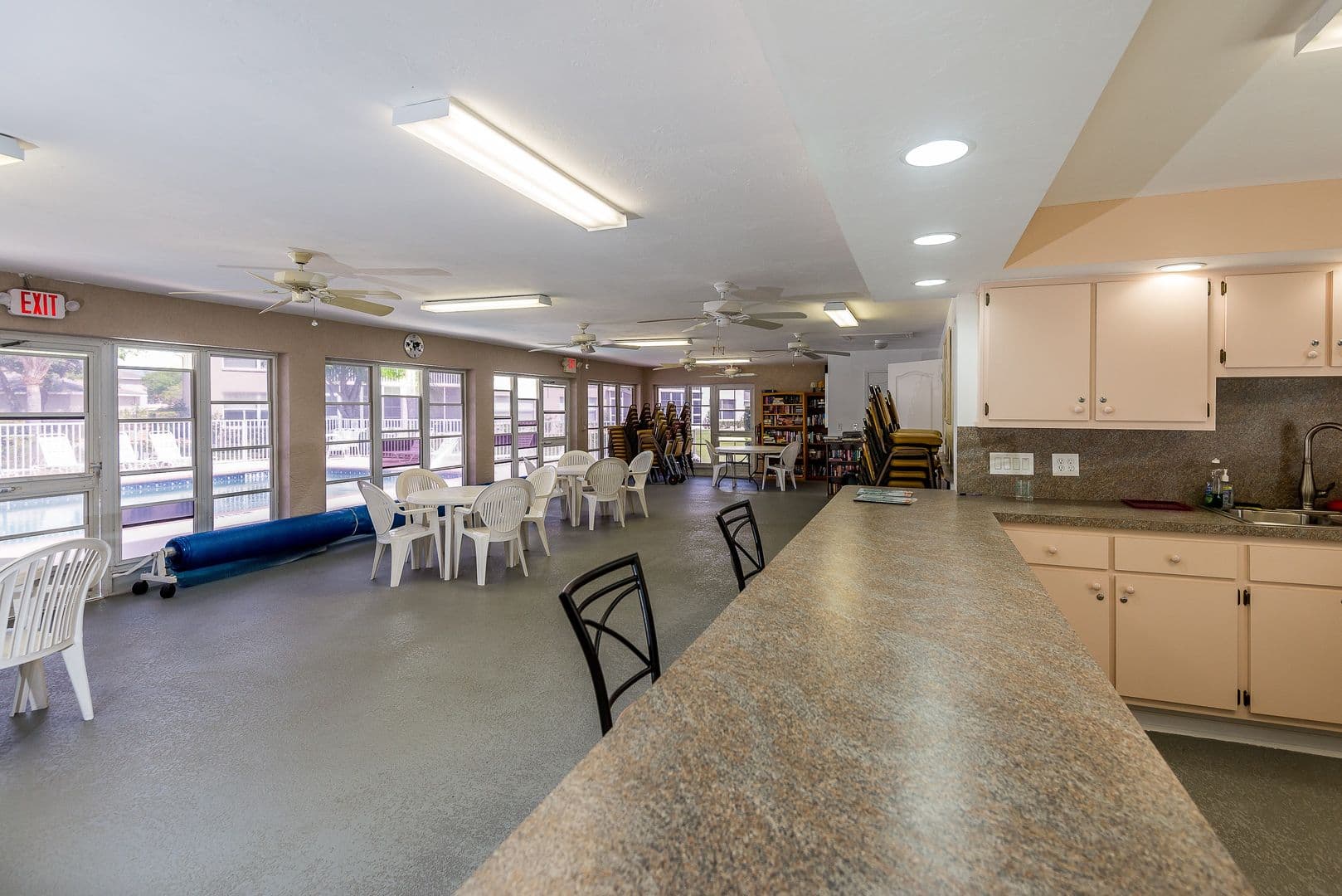 Lake Suzy Apartment: 11644 SW Egret Circle #506